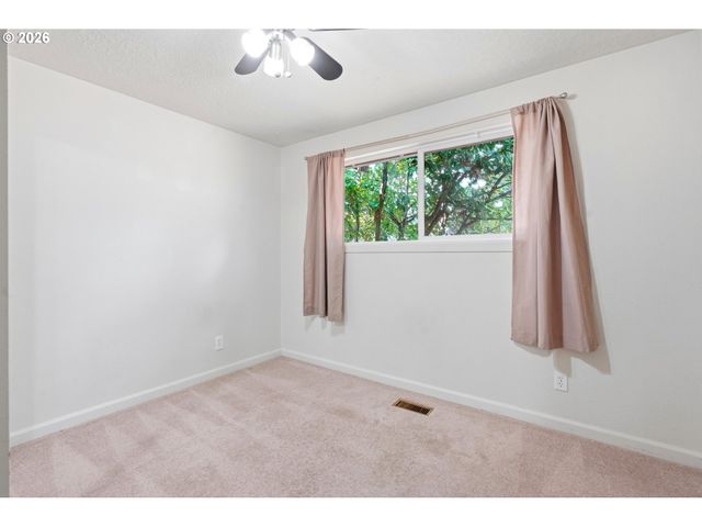 215 Ne 167TH Pl, Portland, OR 97230