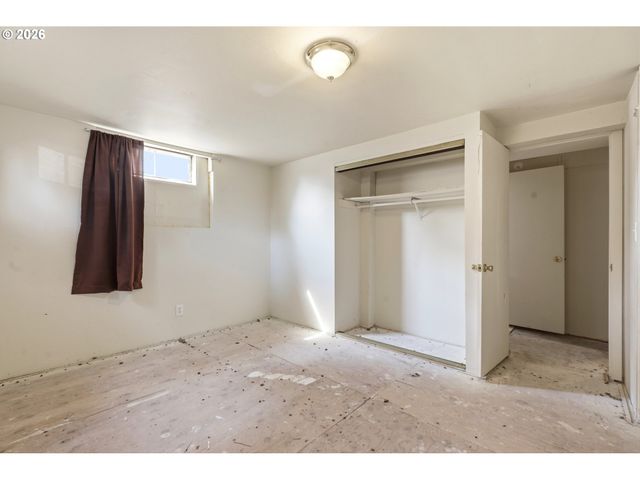 215 Ne 167TH Pl, Portland, OR 97230