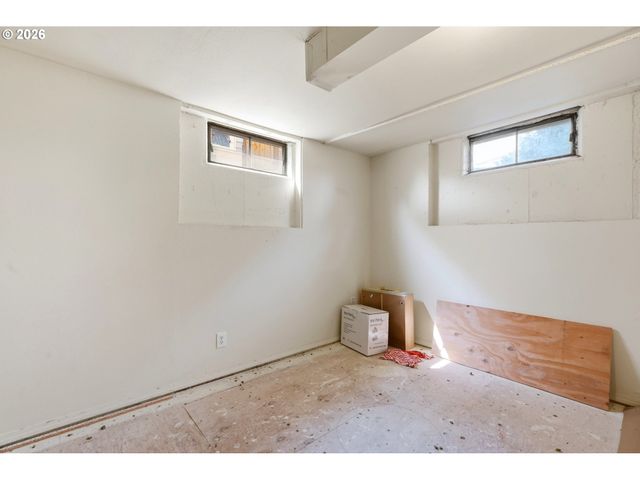 215 Ne 167TH Pl, Portland, OR 97230