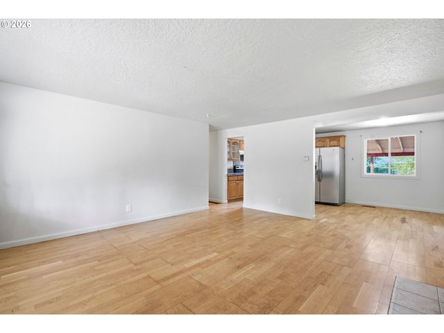 215 Ne 167TH Pl, Portland, OR 97230