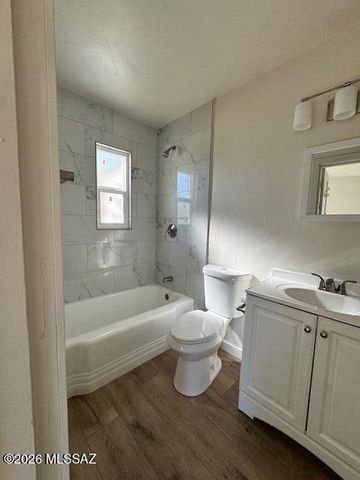 240 E Delano Street, Tucson, AZ 85705