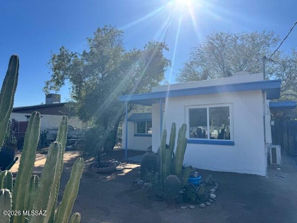 240 E Delano Street, Tucson, AZ 85705
