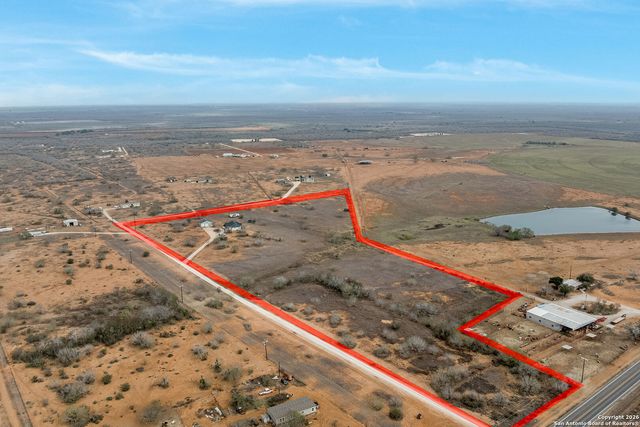 8400 West FM 140, Charlotte, TX 78011