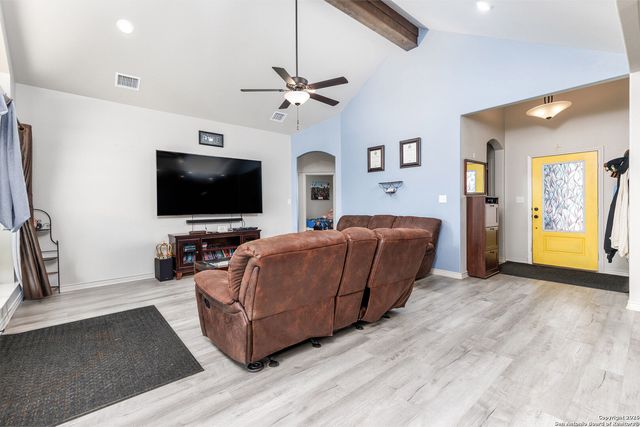 8400 West FM 140, Charlotte, TX 78011