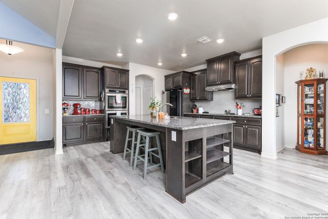 8400 West FM 140, Charlotte, TX 78011