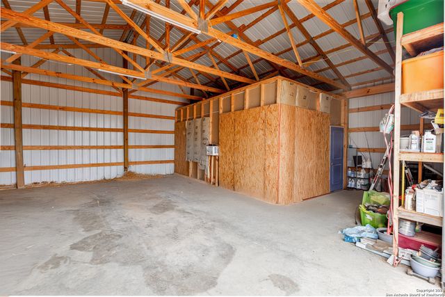 8400 West FM 140, Charlotte, TX 78011