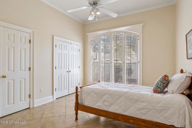 1038 Whitsett Walk, Jackson, MS 39206