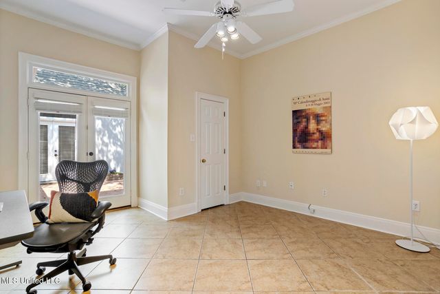 1038 Whitsett Walk, Jackson, MS 39206