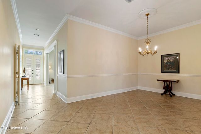 1038 Whitsett Walk, Jackson, MS 39206