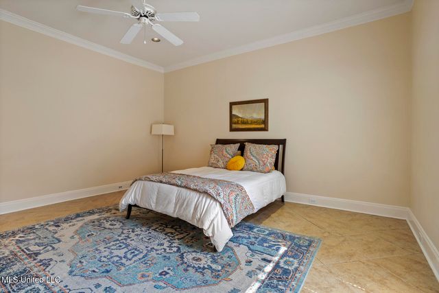 1038 Whitsett Walk, Jackson, MS 39206