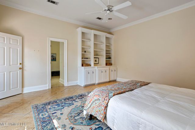 1038 Whitsett Walk, Jackson, MS 39206