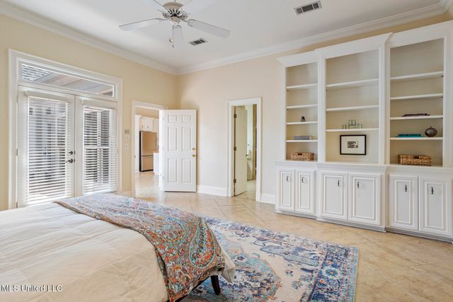 1038 Whitsett Walk, Jackson, MS 39206