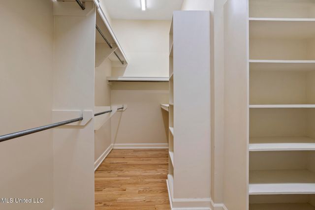 1038 Whitsett Walk, Jackson, MS 39206