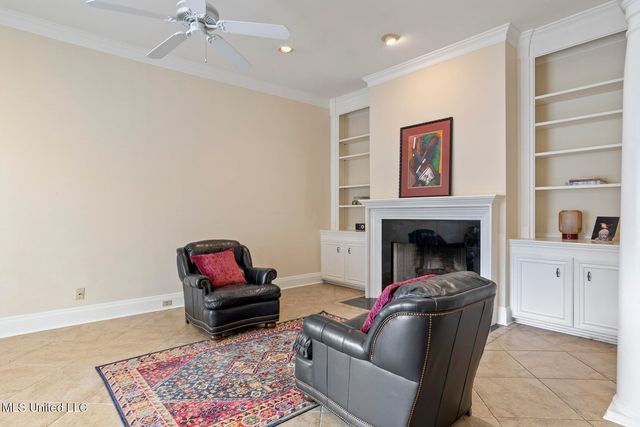 1038 Whitsett Walk, Jackson, MS 39206