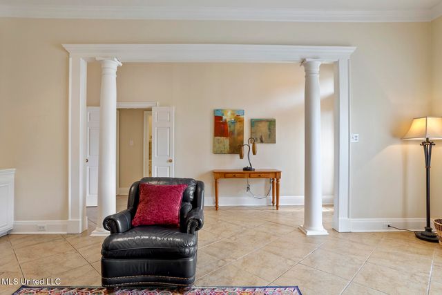 1038 Whitsett Walk, Jackson, MS 39206