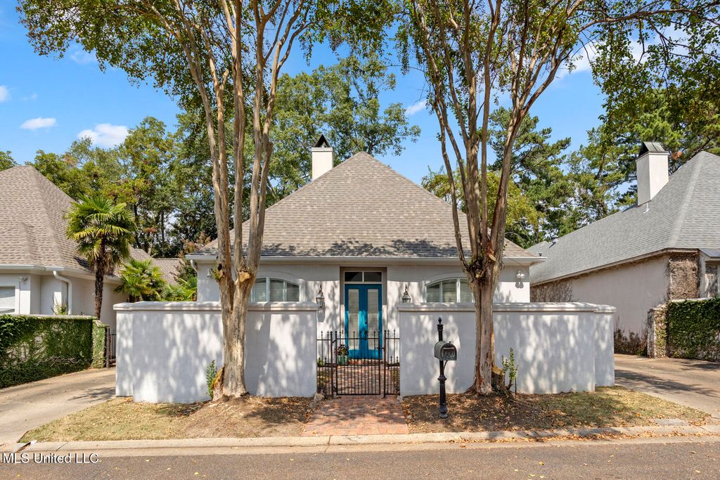 1038 Whitsett Walk, Jackson, MS 39206