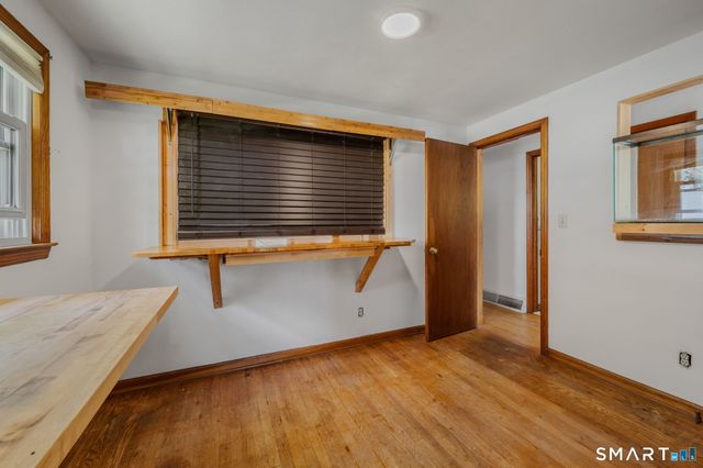 20 Sander Street, New London, CT 06320