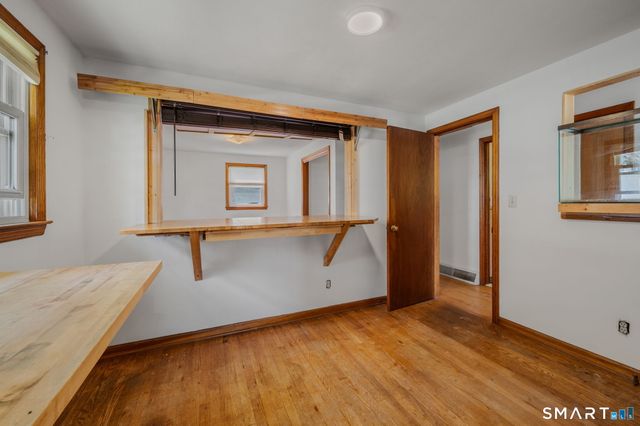 20 Sander Street, New London, CT 06320