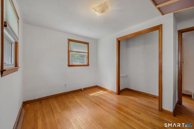 20 Sander Street, New London, CT 06320
