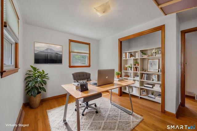20 Sander Street, New London, CT 06320