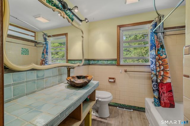 20 Sander Street, New London, CT 06320