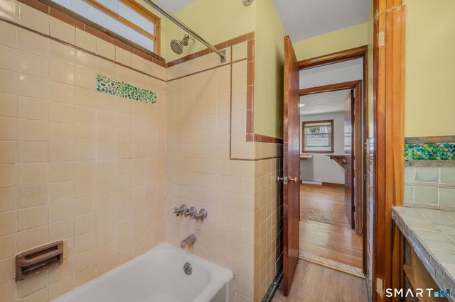 20 Sander Street, New London, CT 06320