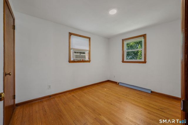 20 Sander Street, New London, CT 06320