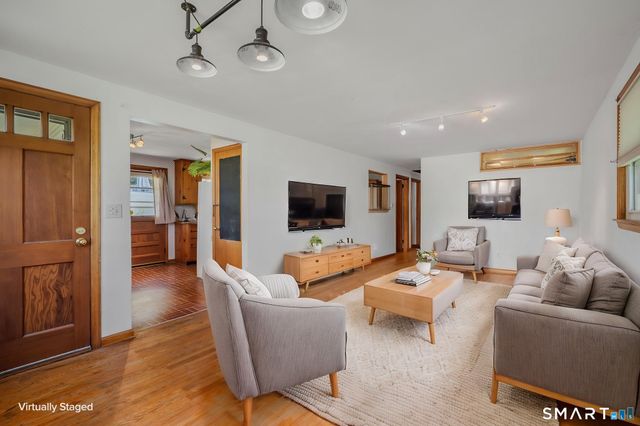 20 Sander Street, New London, CT 06320