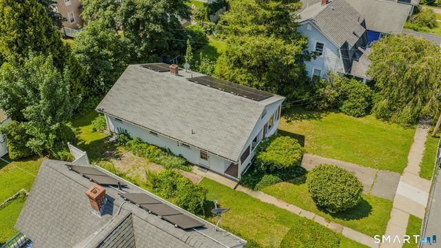 20 Sander Street, New London, CT 06320