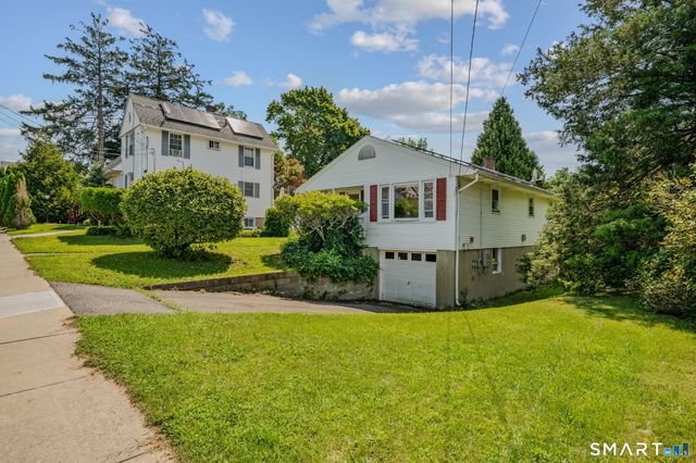 20 Sander Street, New London, CT 06320