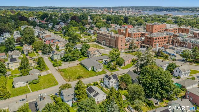 20 Sander Street, New London, CT 06320
