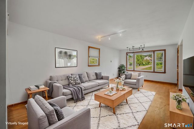 20 Sander Street, New London, CT 06320
