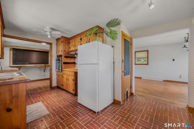 20 Sander Street, New London, CT 06320
