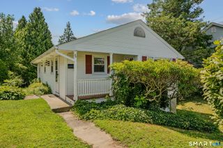20 Sander Street, New London, CT 06320