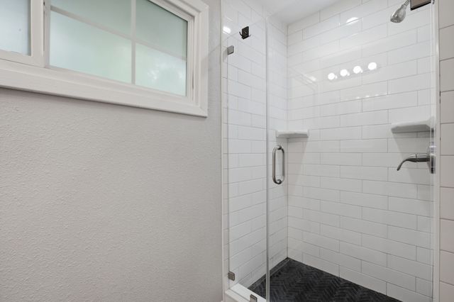 1413 N Wharton Street, Sherman, TX 75092