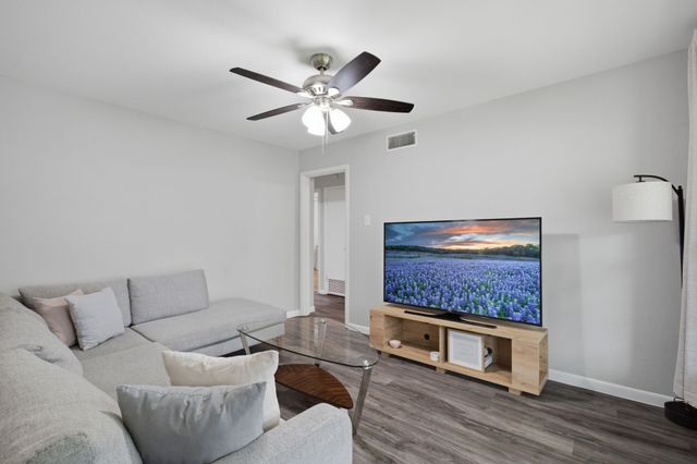 1413 N Wharton Street, Sherman, TX 75092