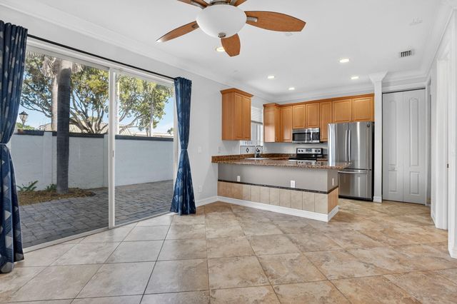 4040 Murano Bay Drive, Boynton Beach, FL 33435