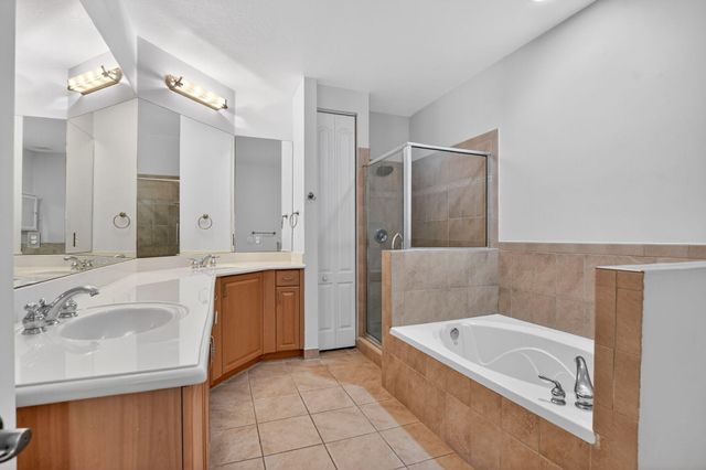 4040 Murano Bay Drive, Boynton Beach, FL 33435