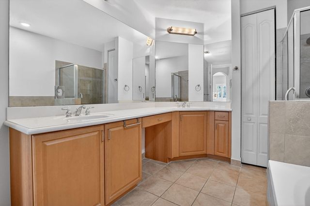 4040 Murano Bay Drive, Boynton Beach, FL 33435