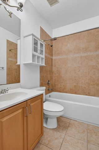 4040 Murano Bay Drive, Boynton Beach, FL 33435