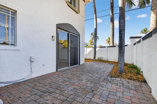 4040 Murano Bay Drive, Boynton Beach, FL 33435