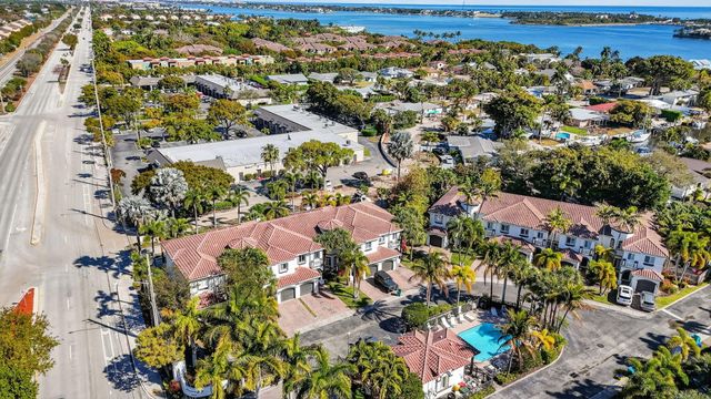 4040 Murano Bay Drive, Boynton Beach, FL 33435