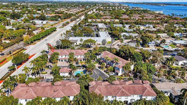 4040 Murano Bay Drive, Boynton Beach, FL 33435