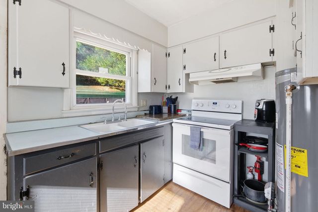 11 N MAPLE AVE, Ridgely, MD 21660