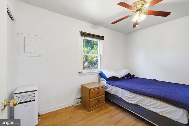 11 N MAPLE AVE, Ridgely, MD 21660