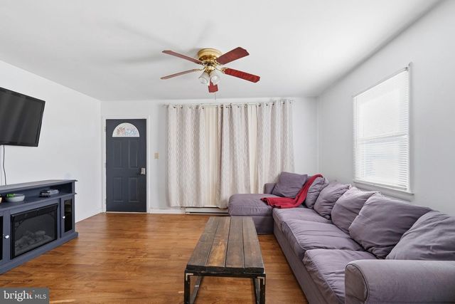 11 N MAPLE AVE, Ridgely, MD 21660