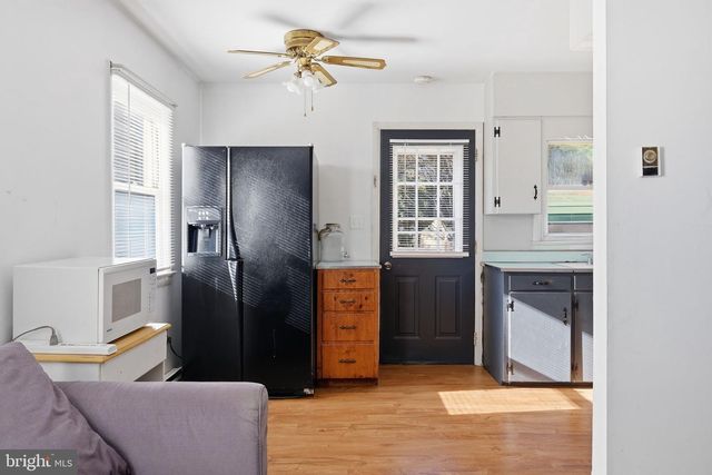 11 N MAPLE AVE, Ridgely, MD 21660