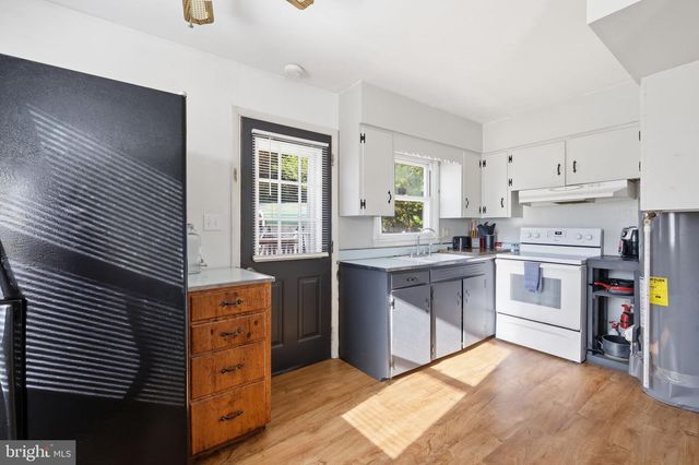 11 N MAPLE AVE, Ridgely, MD 21660