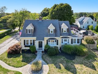899 Ocean Avenue, New London, CT 06320