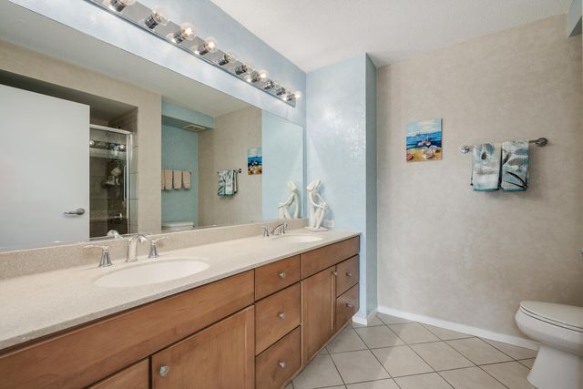 9715 Woods Drive 510, Skokie, IL 60077